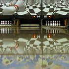 Spiegelungen im Bowlingcenter