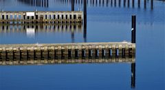 Spiegelungen im Hafen