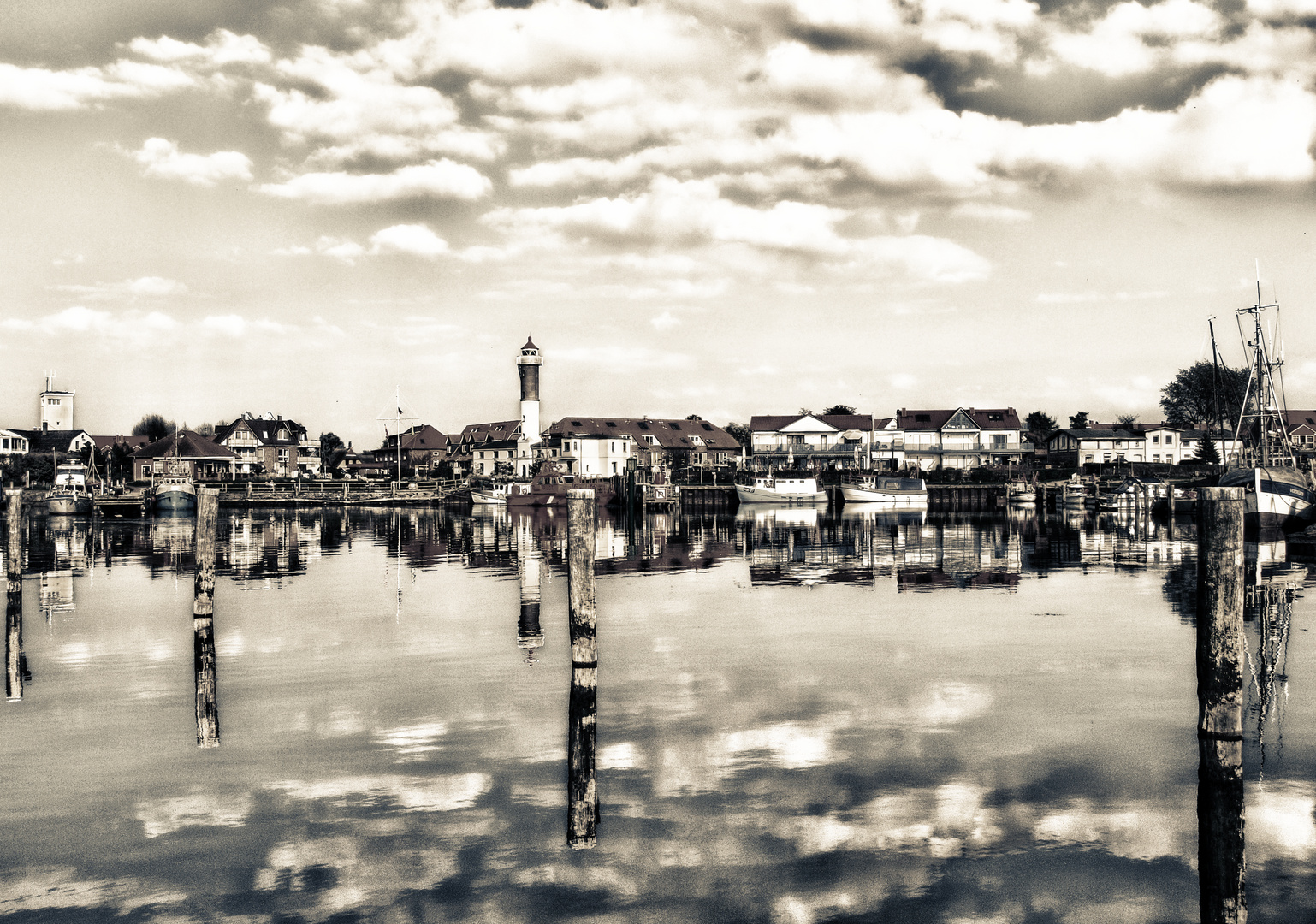 spiegelungen im hafen ...