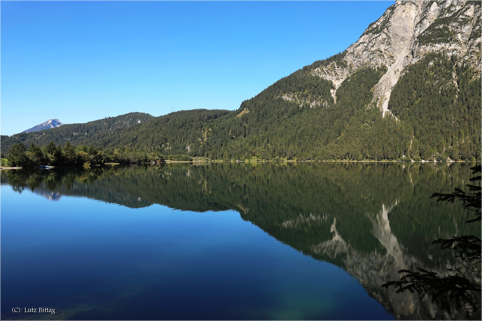 Spiegelungen im Heiterwanger See