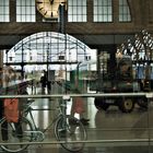 Spiegelungen im Leipziger Hauptbahnhof