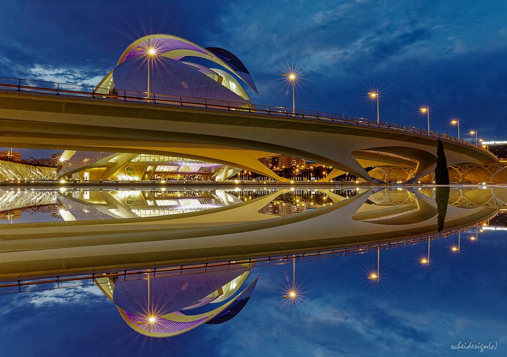 Spiegelungen im Turiapark Valencia