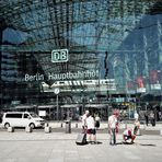 Spiegelungen im und am Hauptbahnhof