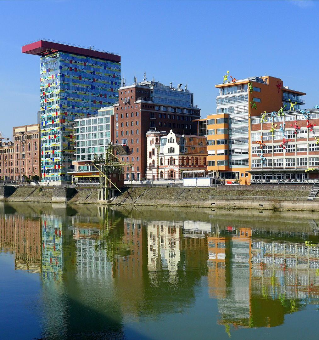 Spiegelungen im Wasser