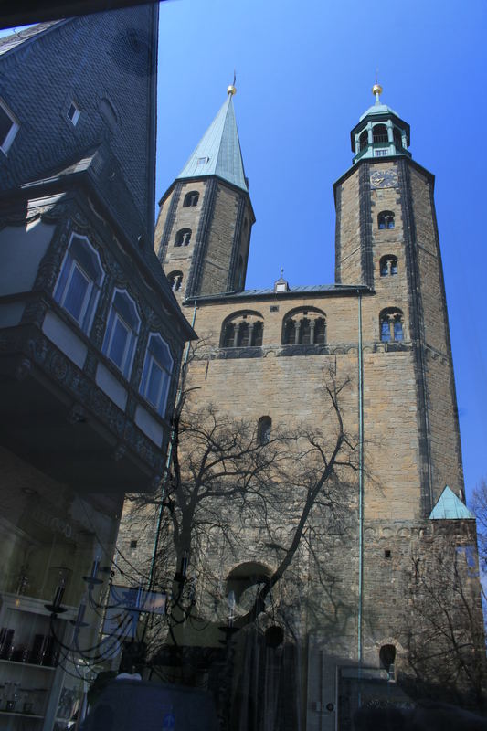 Spiegelungen in der Altstadt