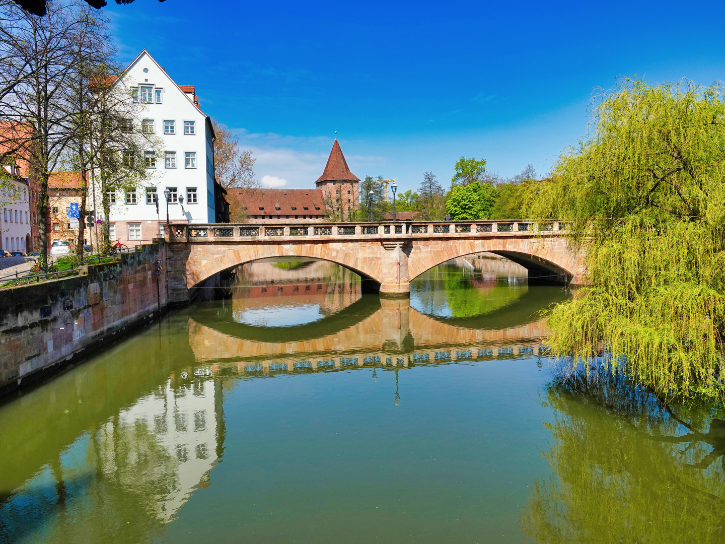 Spiegelungen in Nürnberg 2