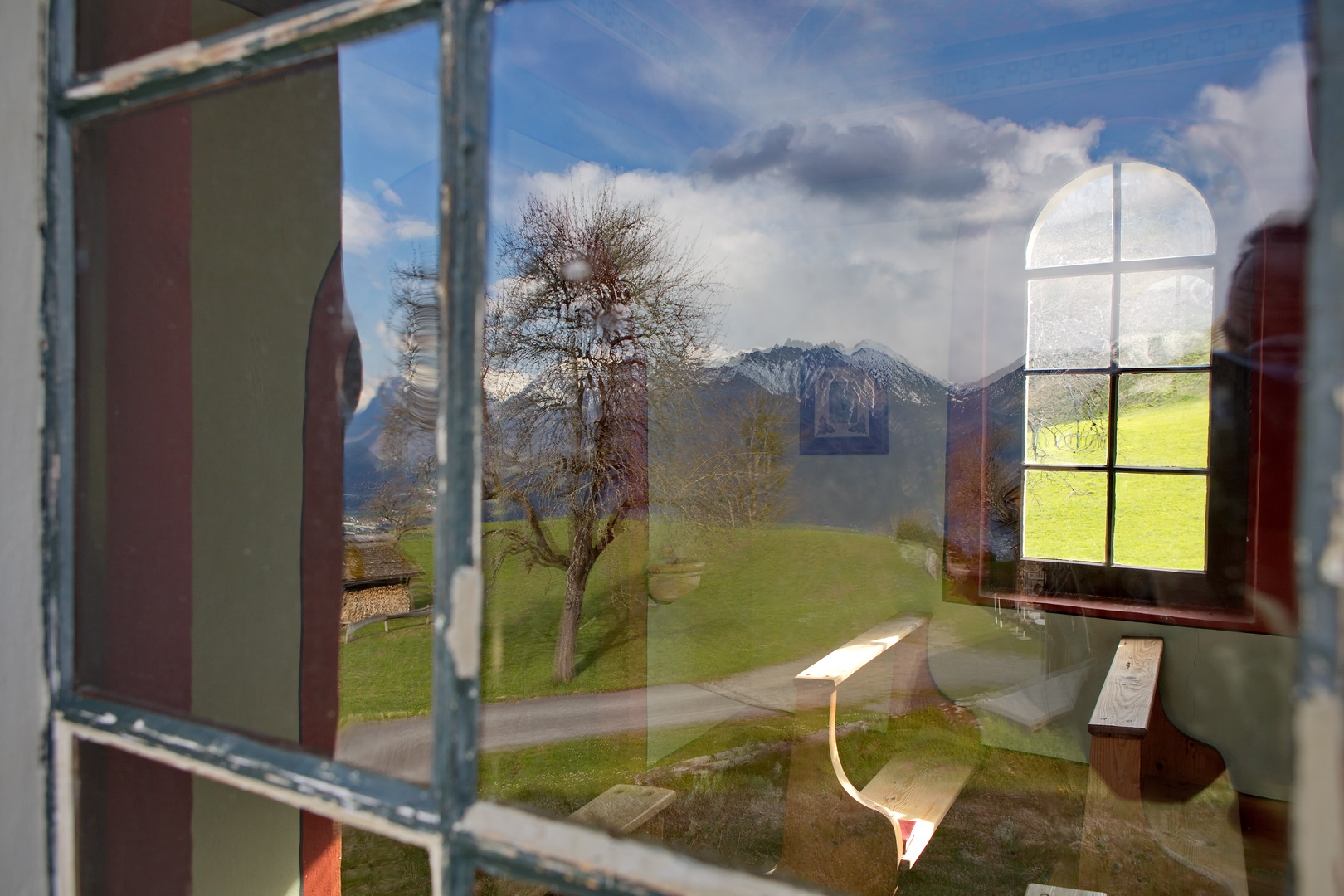 Spiegelungen - Kapelle auf dem Bürserberg