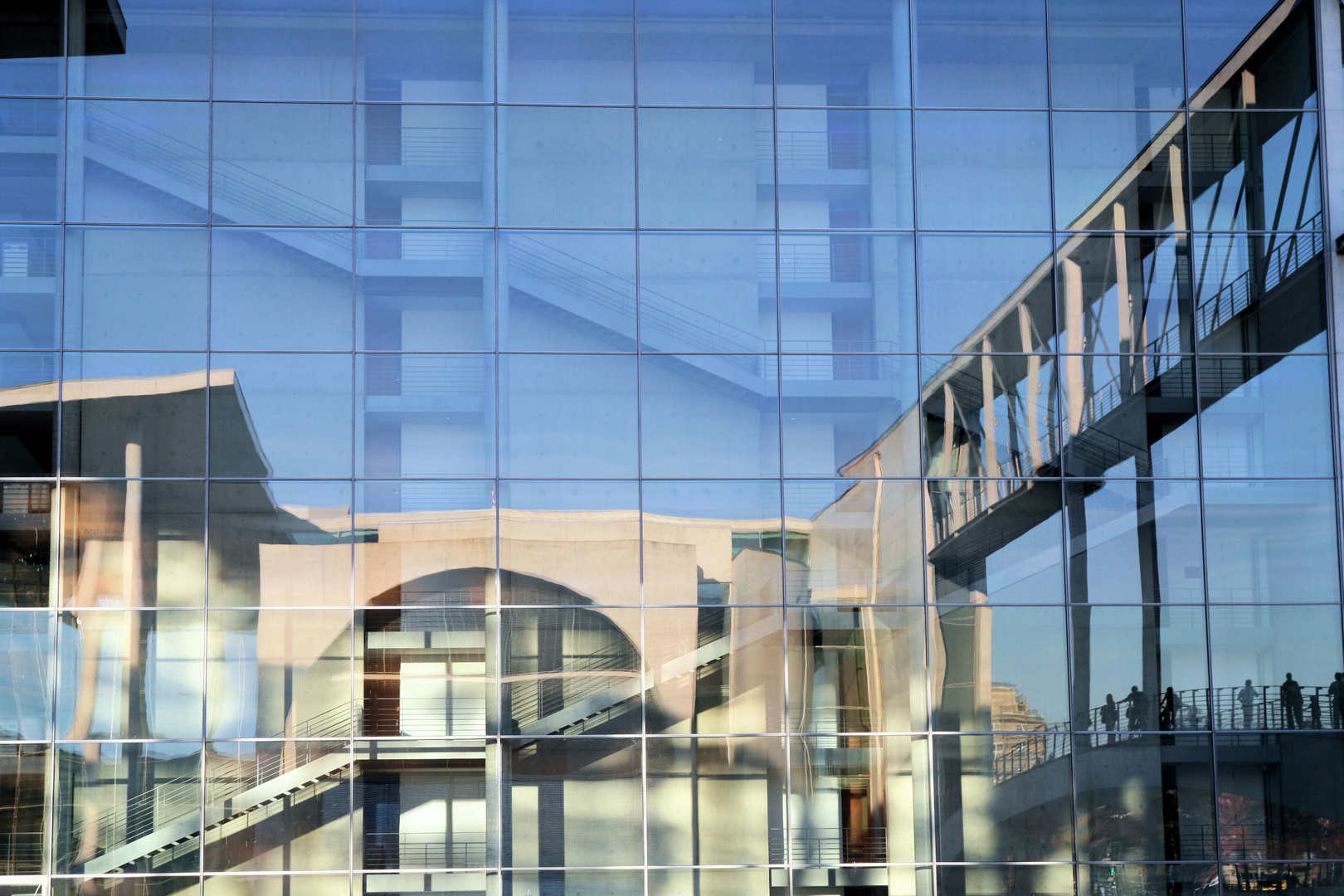 Spiegelungen mit Einblick