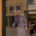 Spiegelungen - Queen goes Shopping