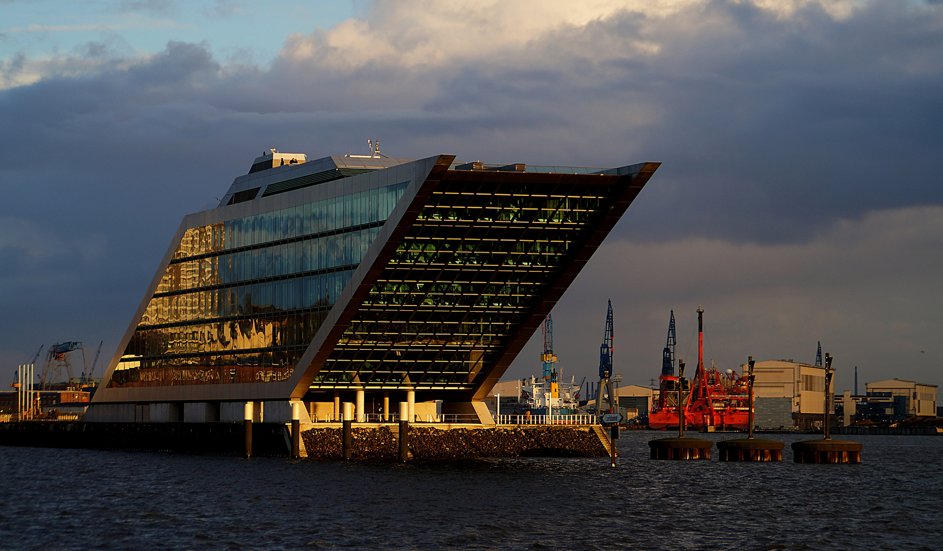 Spieglein -Spieglein ... am Dockland