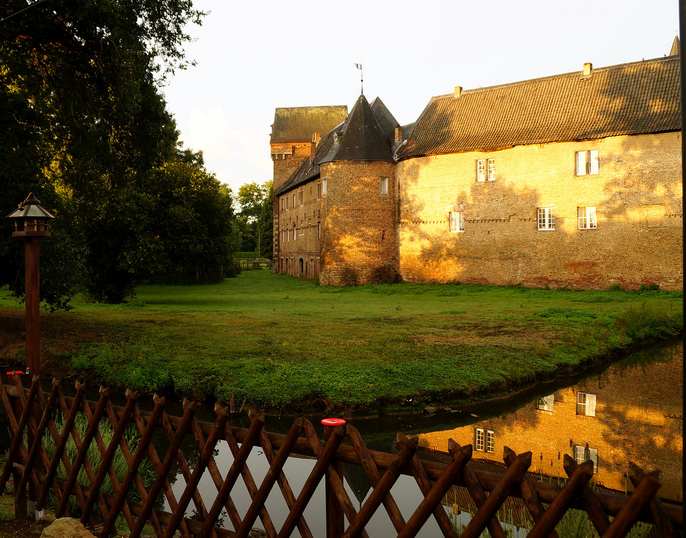 Spieglung Schloß Hülchrath