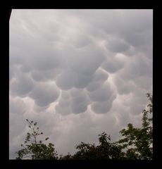 Spiel der seltenen Mammatus-Wolken