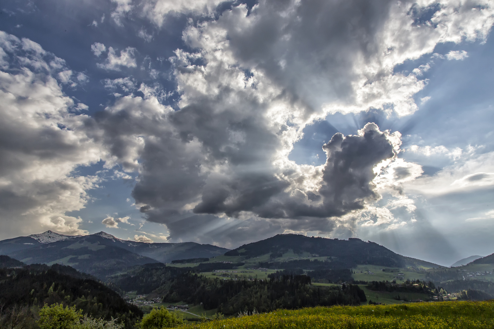 Spiel mit Sonne und Wolken