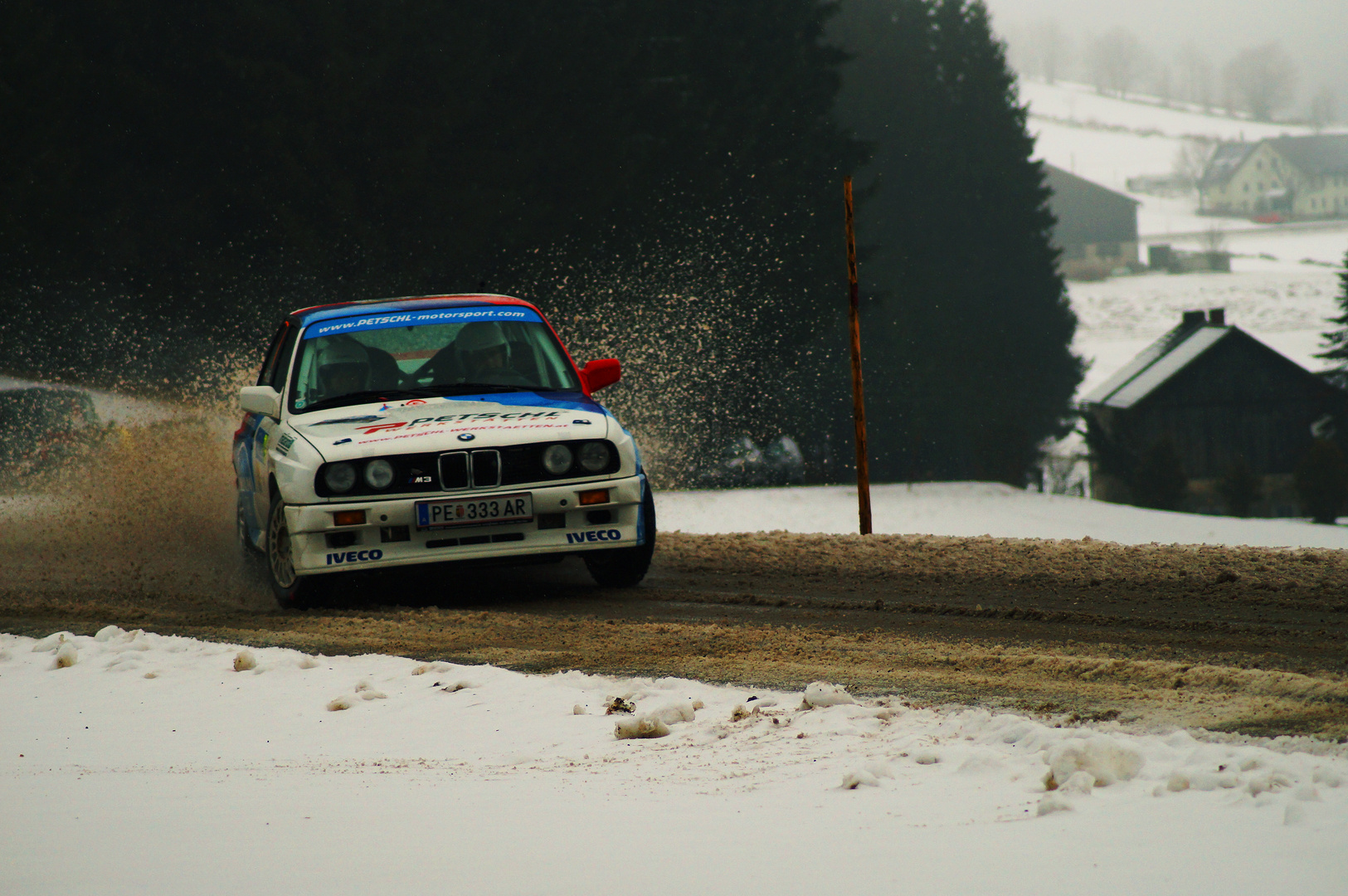 Spielen im Schnee(-matsch)