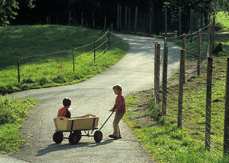 Spielende Kinder