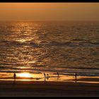 spielende Kinder am Strand