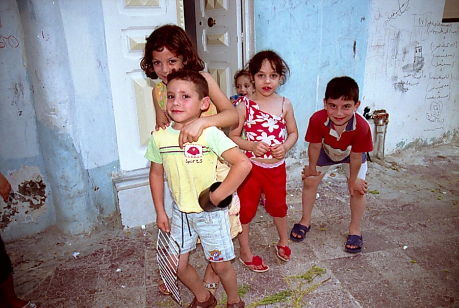 Spielende Kinder auf der Insel Arwad (Syrien)