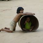 Spielende Kinder in Cambodscha