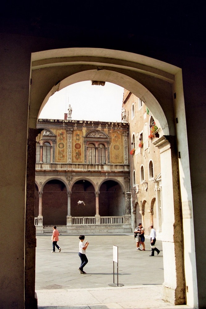 Spielende Kinder in Verona