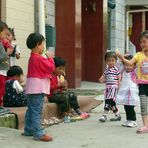 Spielende Kunminger Kinder