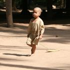 spielendes Kind (Don Khon)