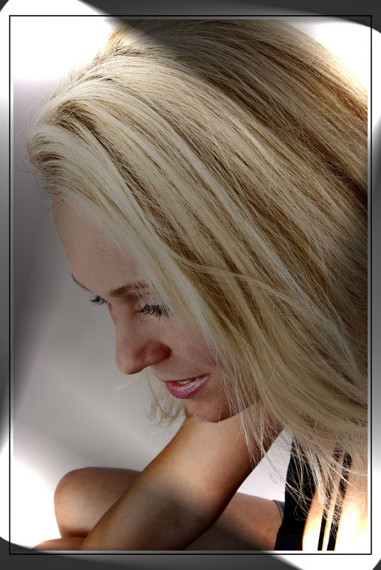 Spielerei... Foto & Bild | portrait, portrait frauen, indoor Bilder auf