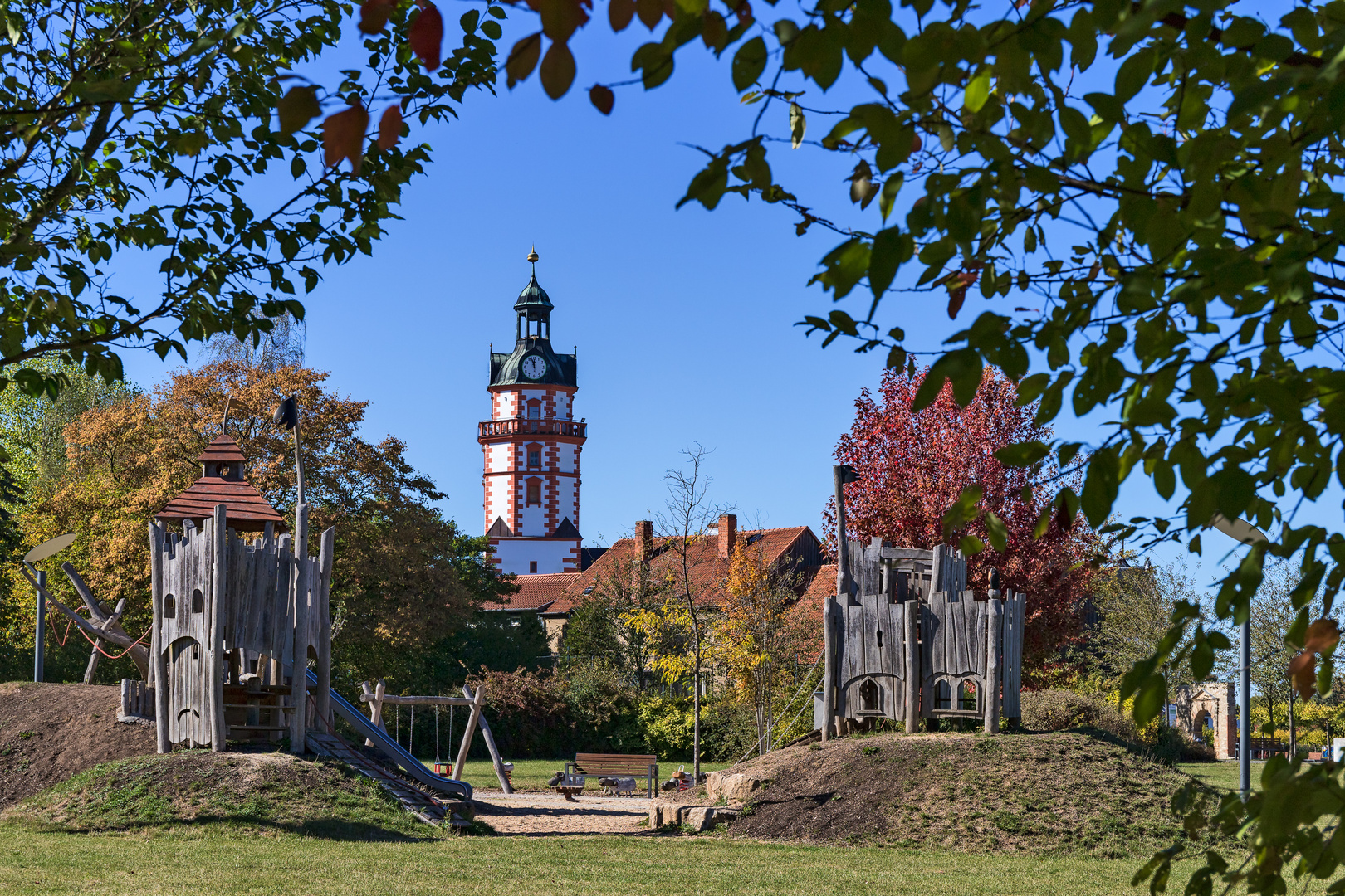 Spielplatz im Schlosspark von Schloss Ehrenstein in Ohrdruf