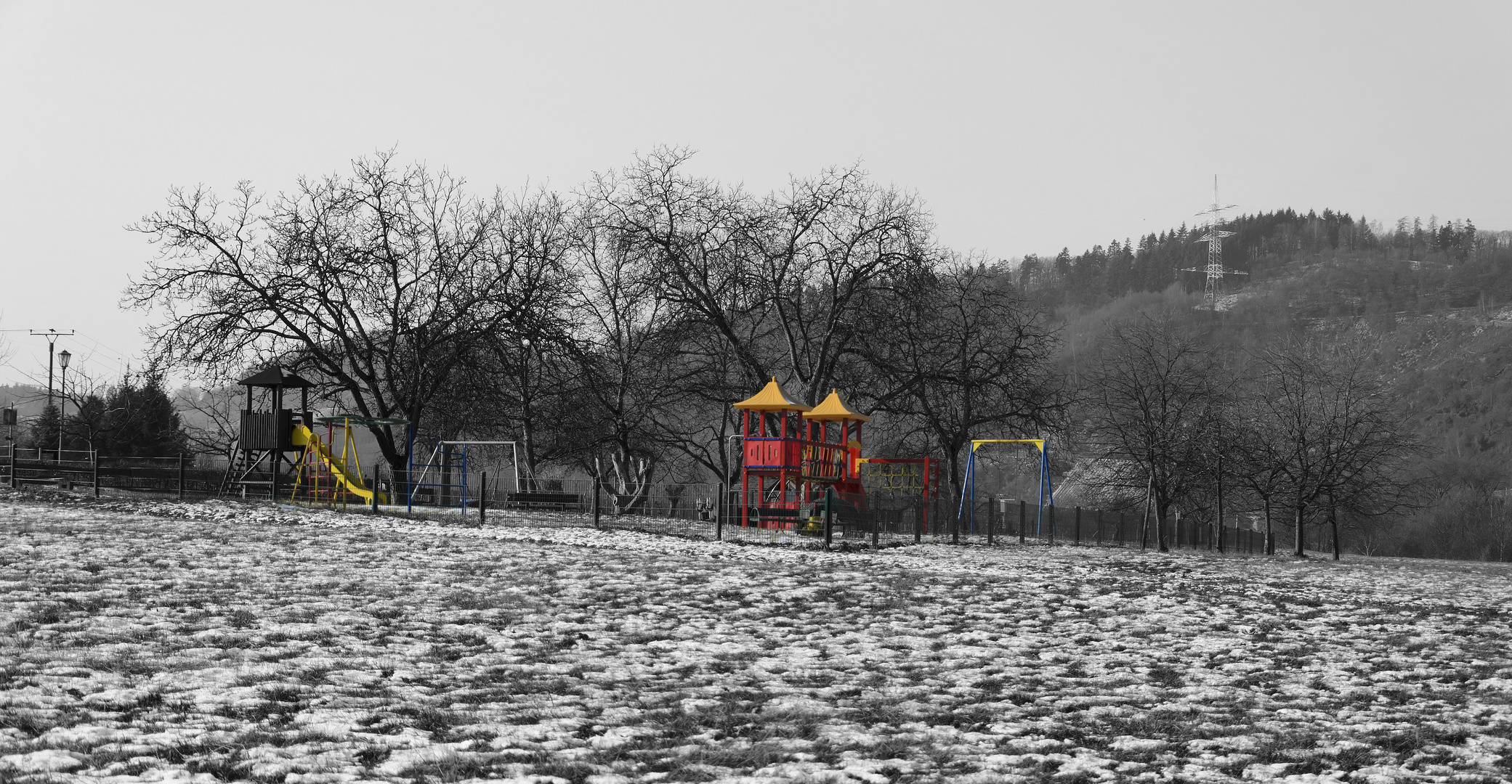 Spielplatz im Winter