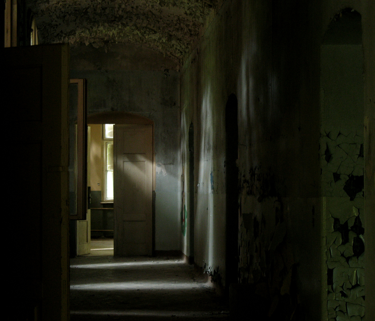 Spielzimmer Foto & Bild | architektur, lost places, motive Bilder auf