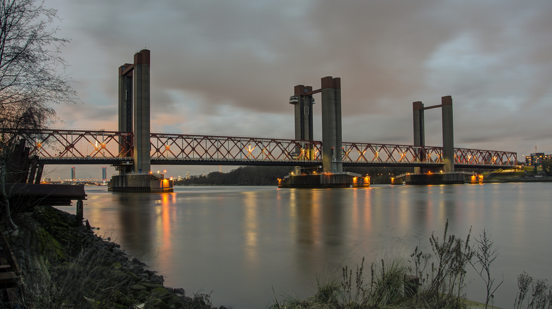 Spijkenisse - Oude Maas river with Spijkenisserbrug