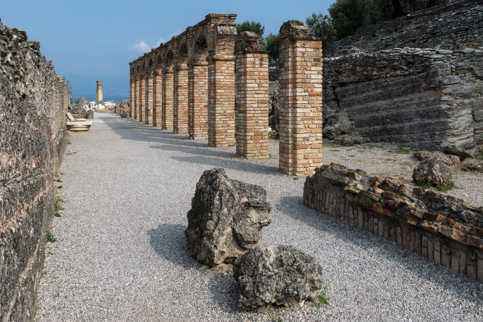  Spina dorsale - Grotte di Catullo