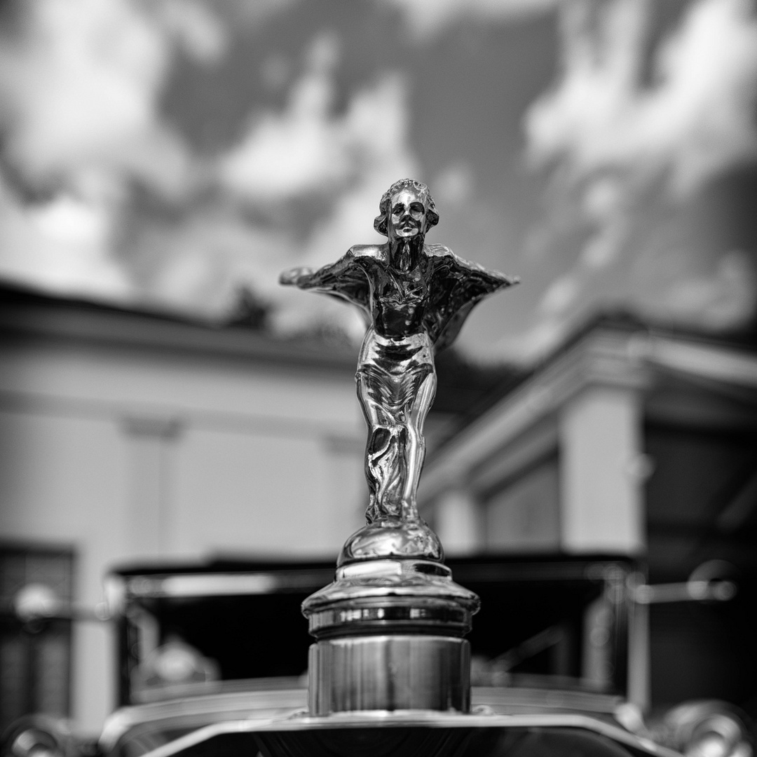 Spirit of Ecstasy (Emiliy)