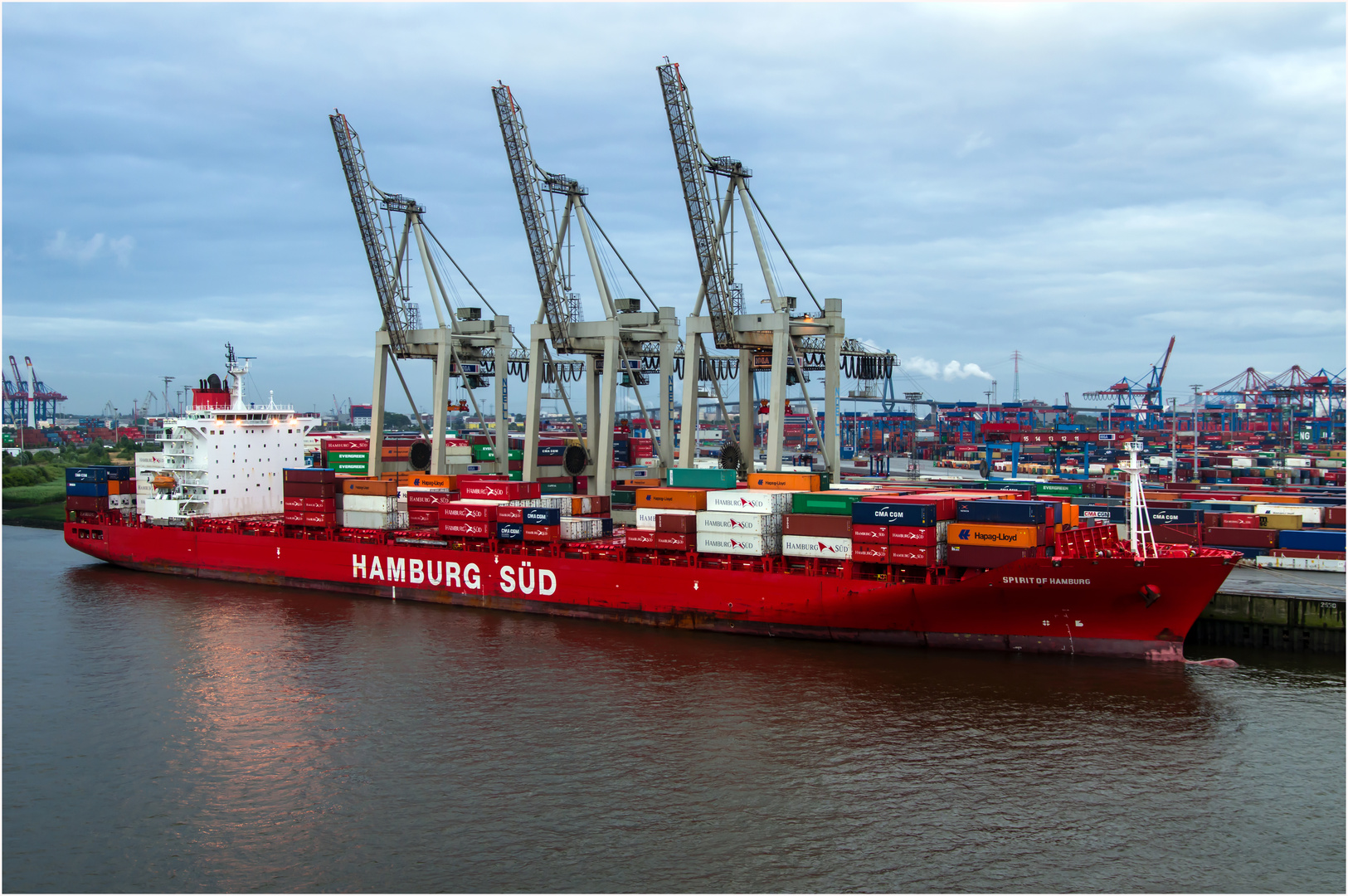 Spirit of Hamburg und Köhlbrandbrücke