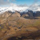 Spitzbergen, herbstliche Tundra von oben.