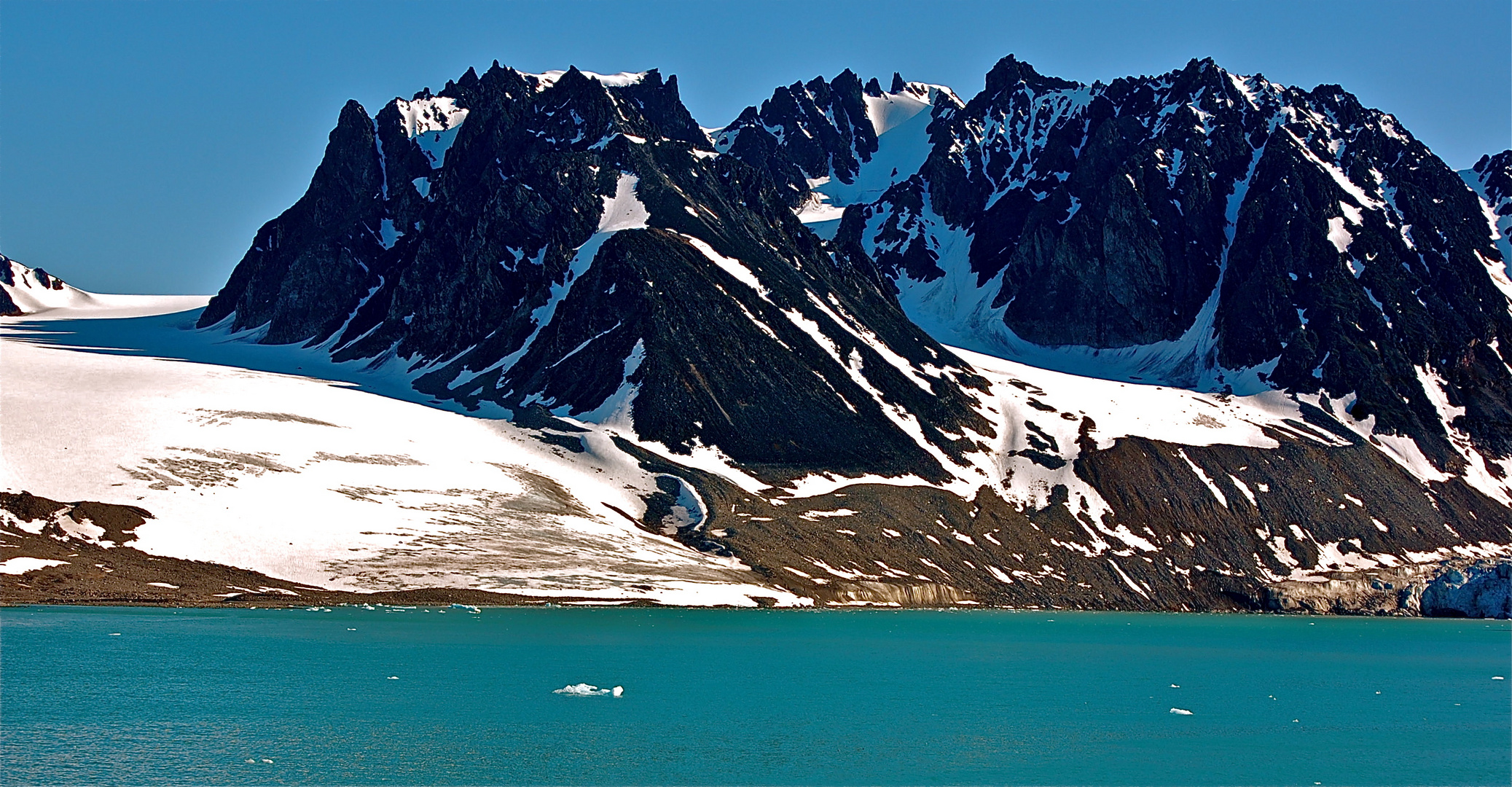 Spitzbergen - mehr als eine Inselgruppe und kühle Küste....