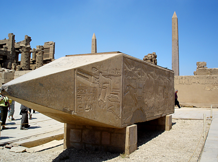 Spitze des Hatschepsut-Obelisken