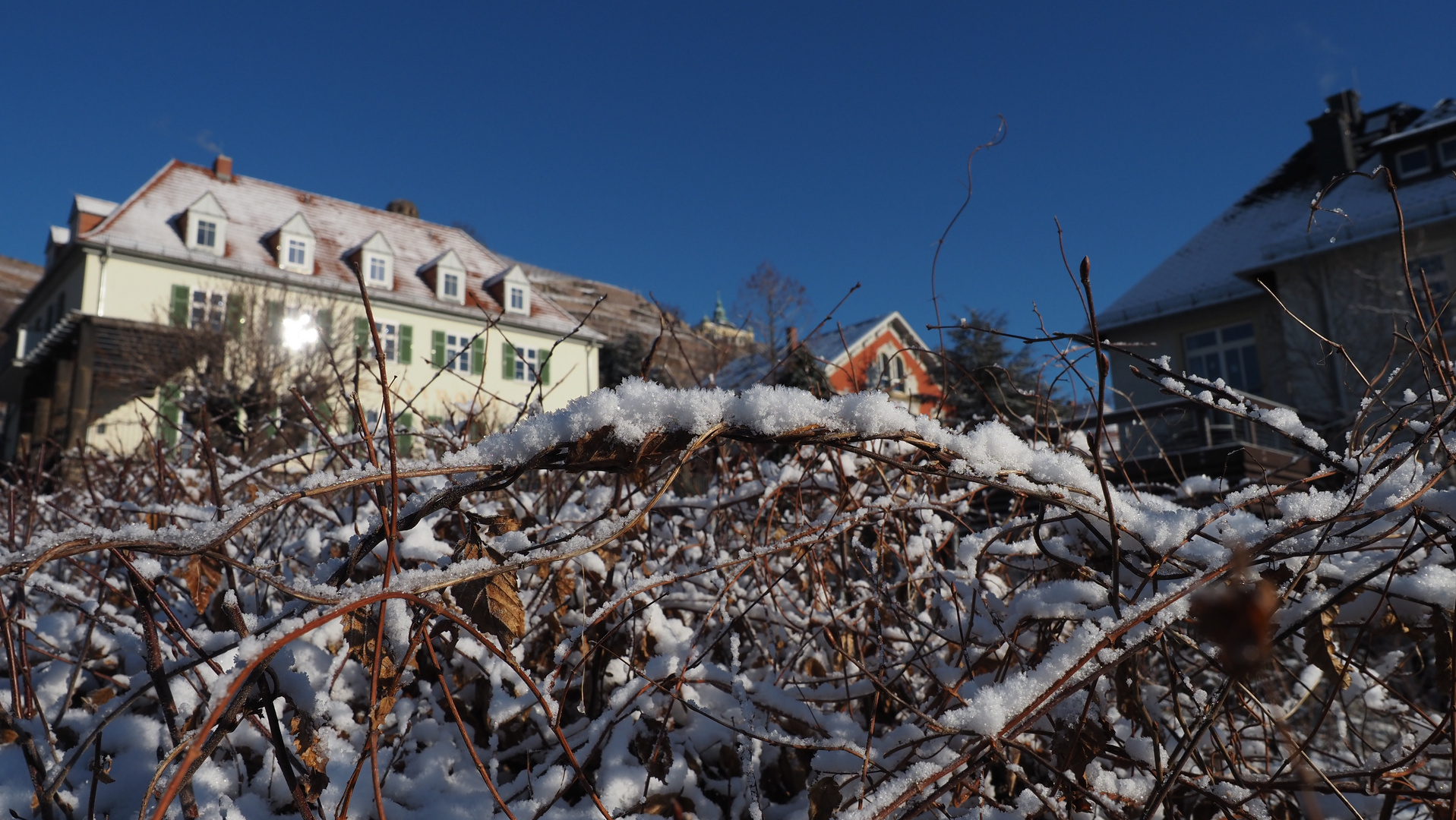 Spitzhaus versteckt