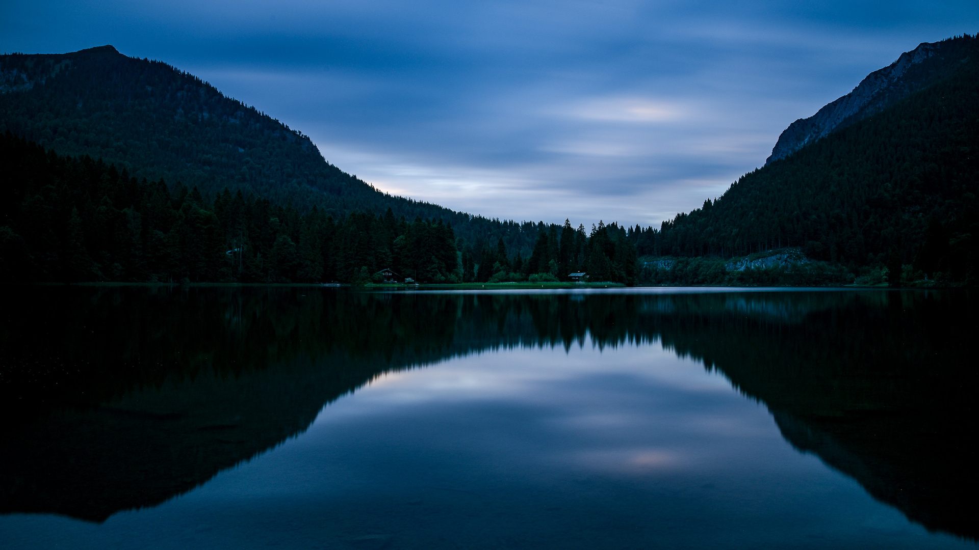 Spitzingsee im Zwielicht