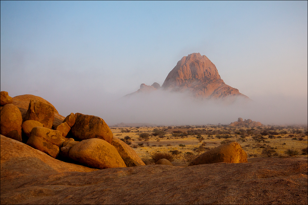 Spitzkoppe im Nebel