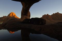 Spitzkoppe im Spiegelbild 2