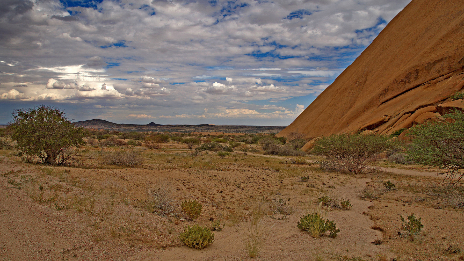 Spitzkoppe  ... und plötzlich geht es steil bergauf ...