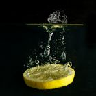 Splash mit Zitrone