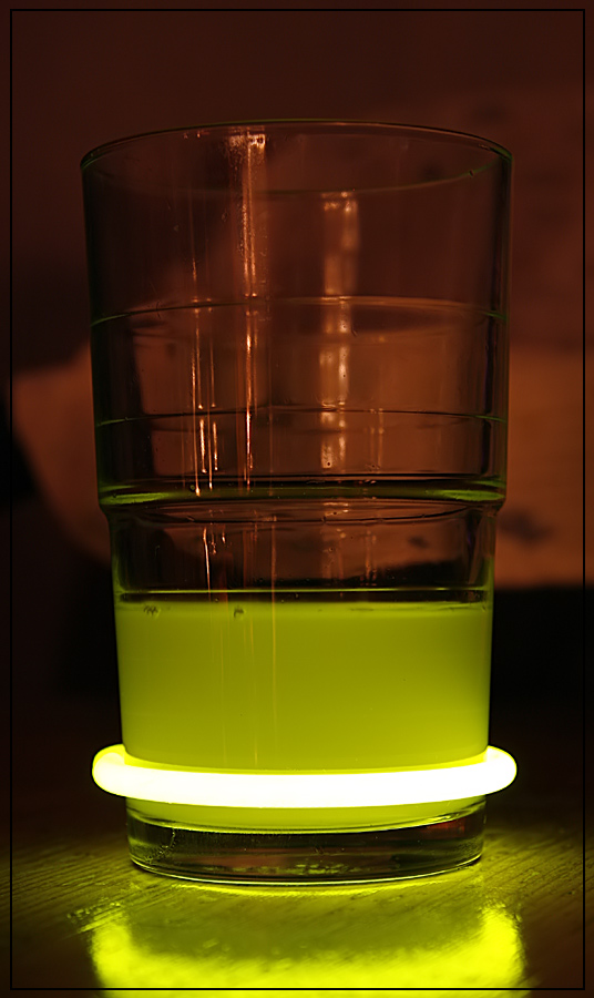 Spontanes Experiment mit Glas