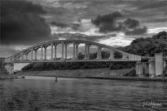  Spoorbrug over het Albertkanaal .....