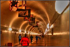 Sport und Kunst im alten Elbtunnel