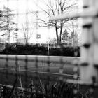 Sportplatz hinter Gittern