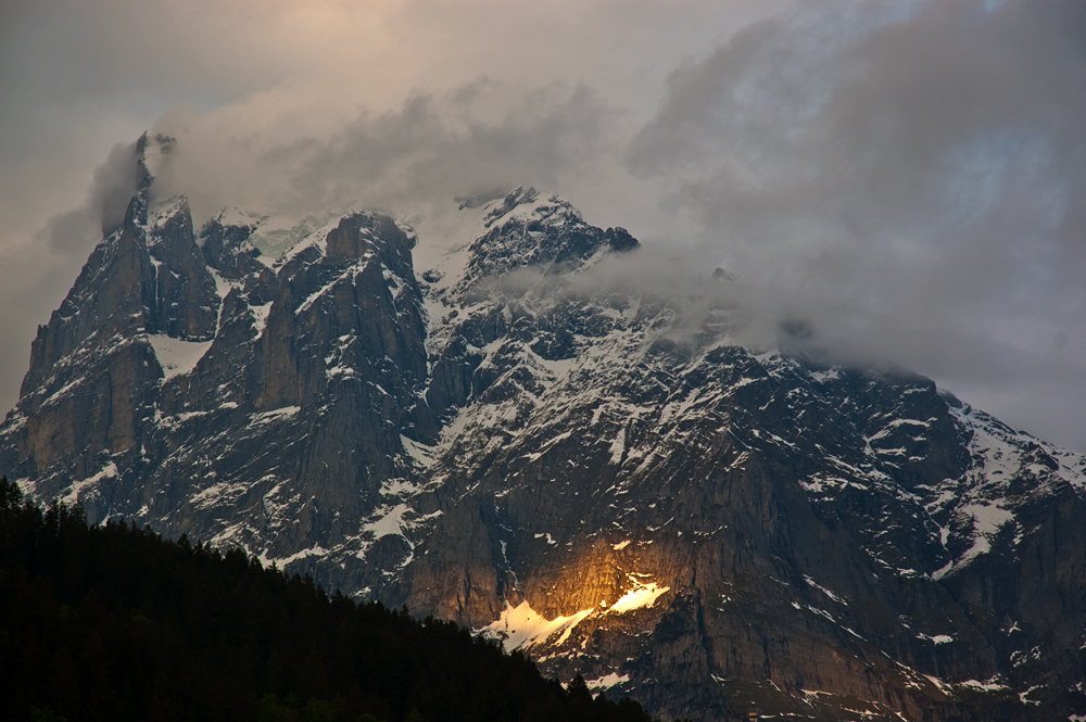 Spot-Alpenglühen