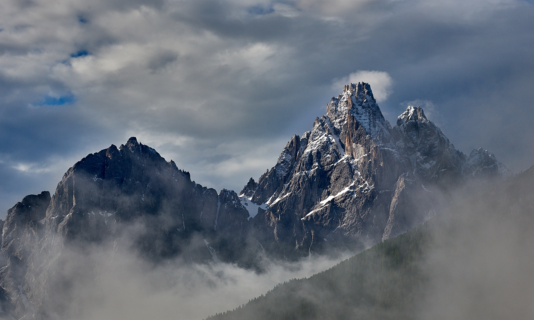 Spot an, die Drei Schusterspitze in besten Morgenlicht..