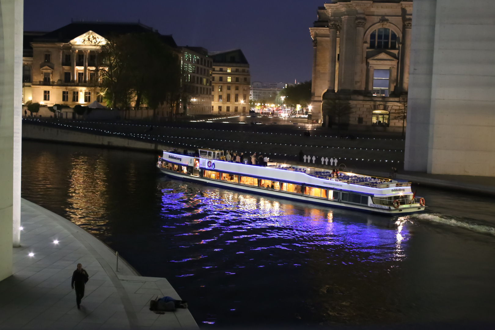 Spree am Reichstag