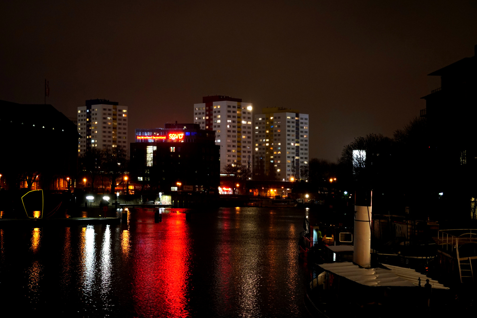 Spree bei Nacht